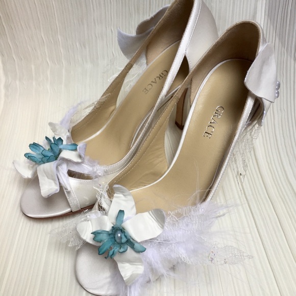 NEW Hand Embellished Floral Satin Formal Heels - Picture 8 of 8